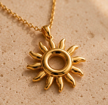 Vyelle | Sun Necklace